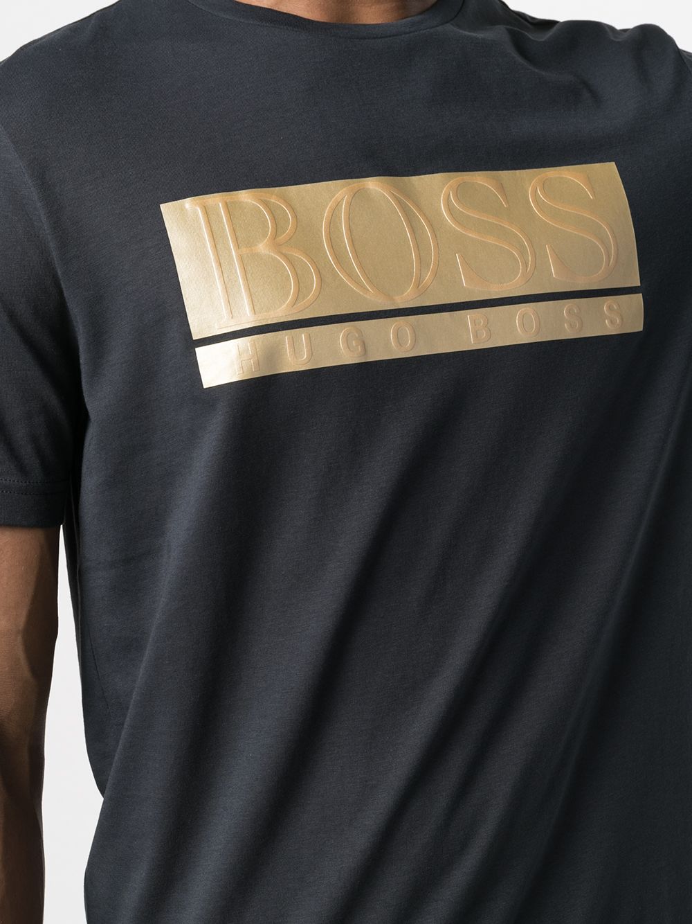 BOSS Gold Block Logo T-Shirt Navy - Maison De Fashion 