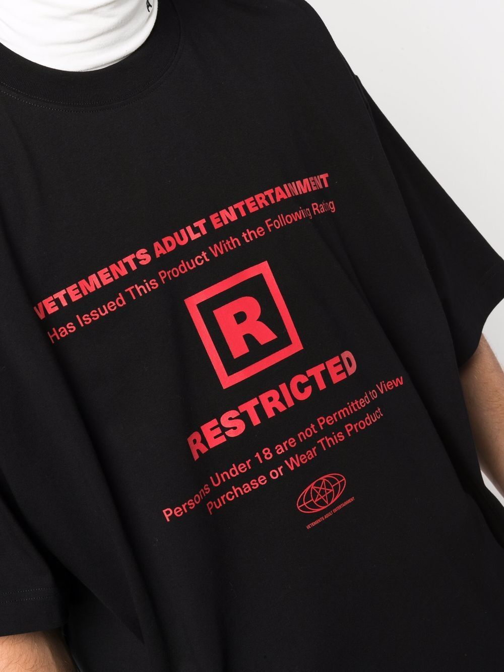 VETEMENTS 18+ Restricted Graphic T-Shirt Black – MAISONDEFASHION.COM