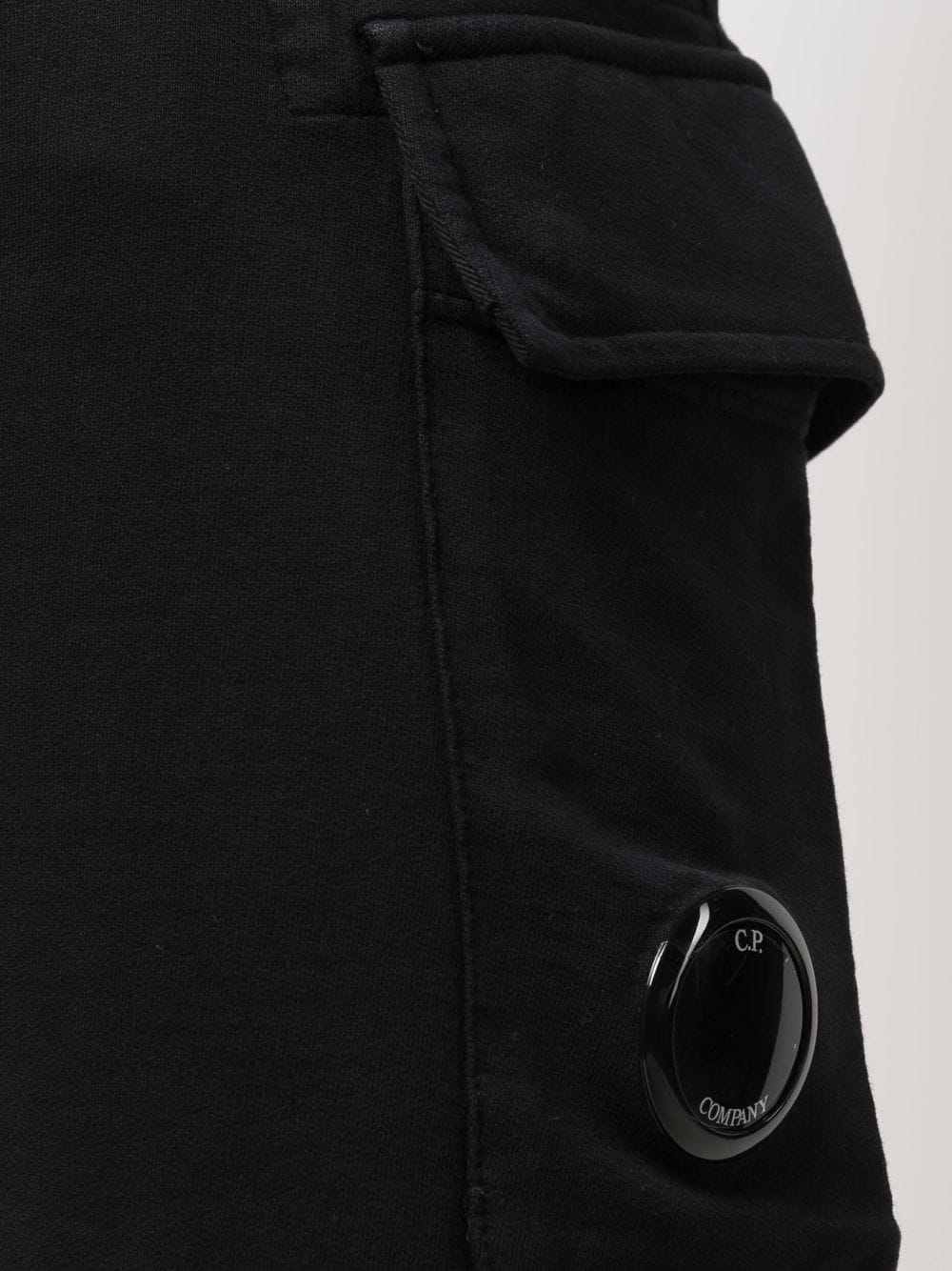 C.P. COMPANY Lens Pocket Shorts Black - MAISONDEFASHION.COM