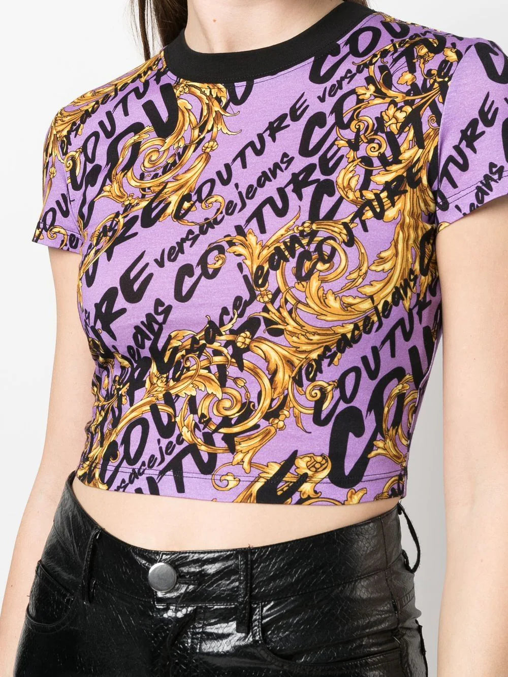 VERSACE WOMEN Baroque Print All Over Logo Cropped T-Shirt Pink - MAISONDEFASHION.COM