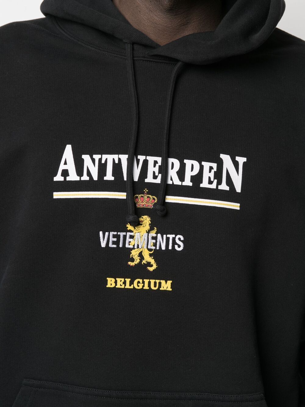 VETEMENTS Antwerp Logo T-shirt Black – MAISONDEFASHION.COM