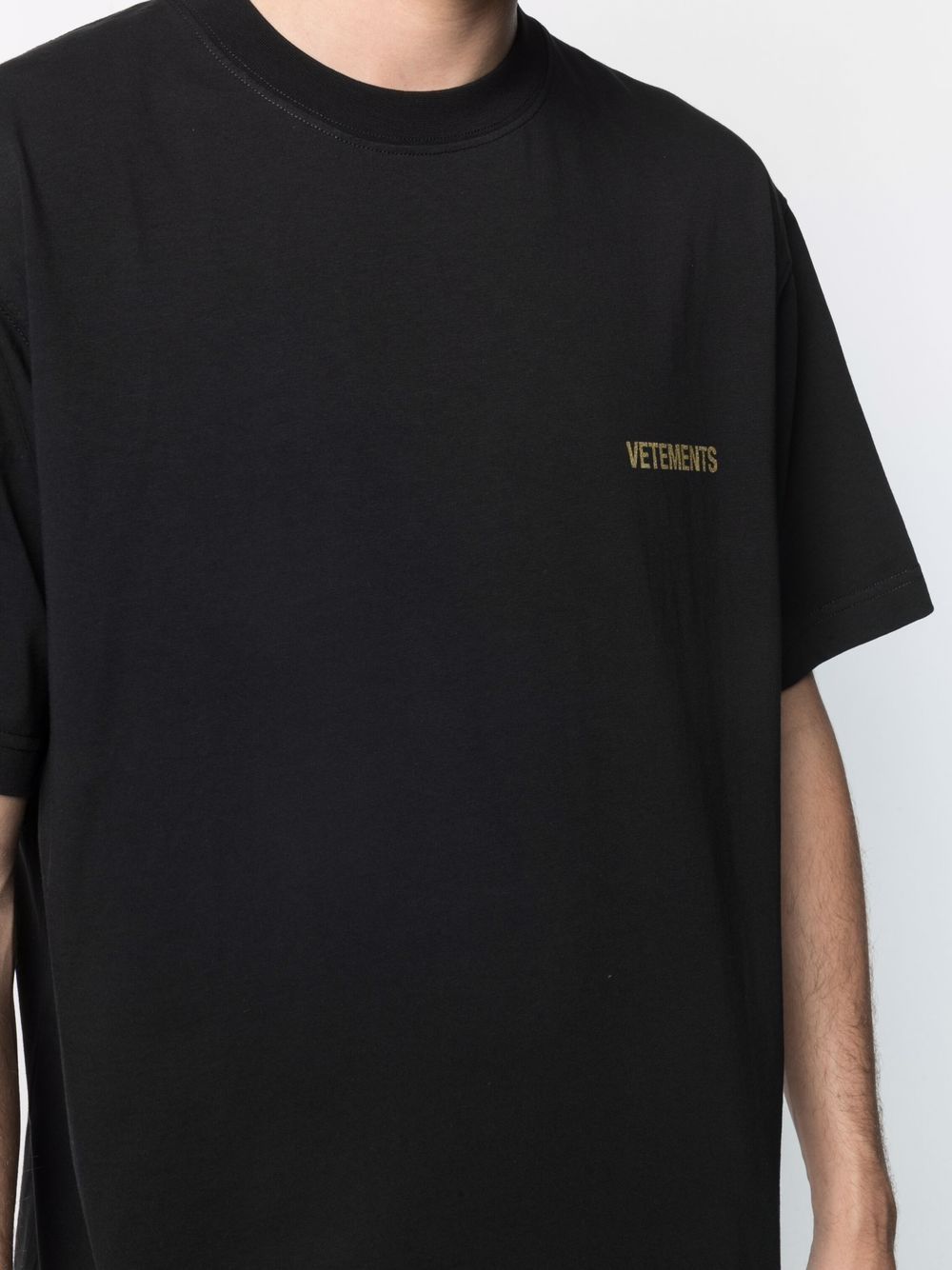 VETEMENTS Logo-print cotton T-shirt Black - MAISONDEFASHION.COM