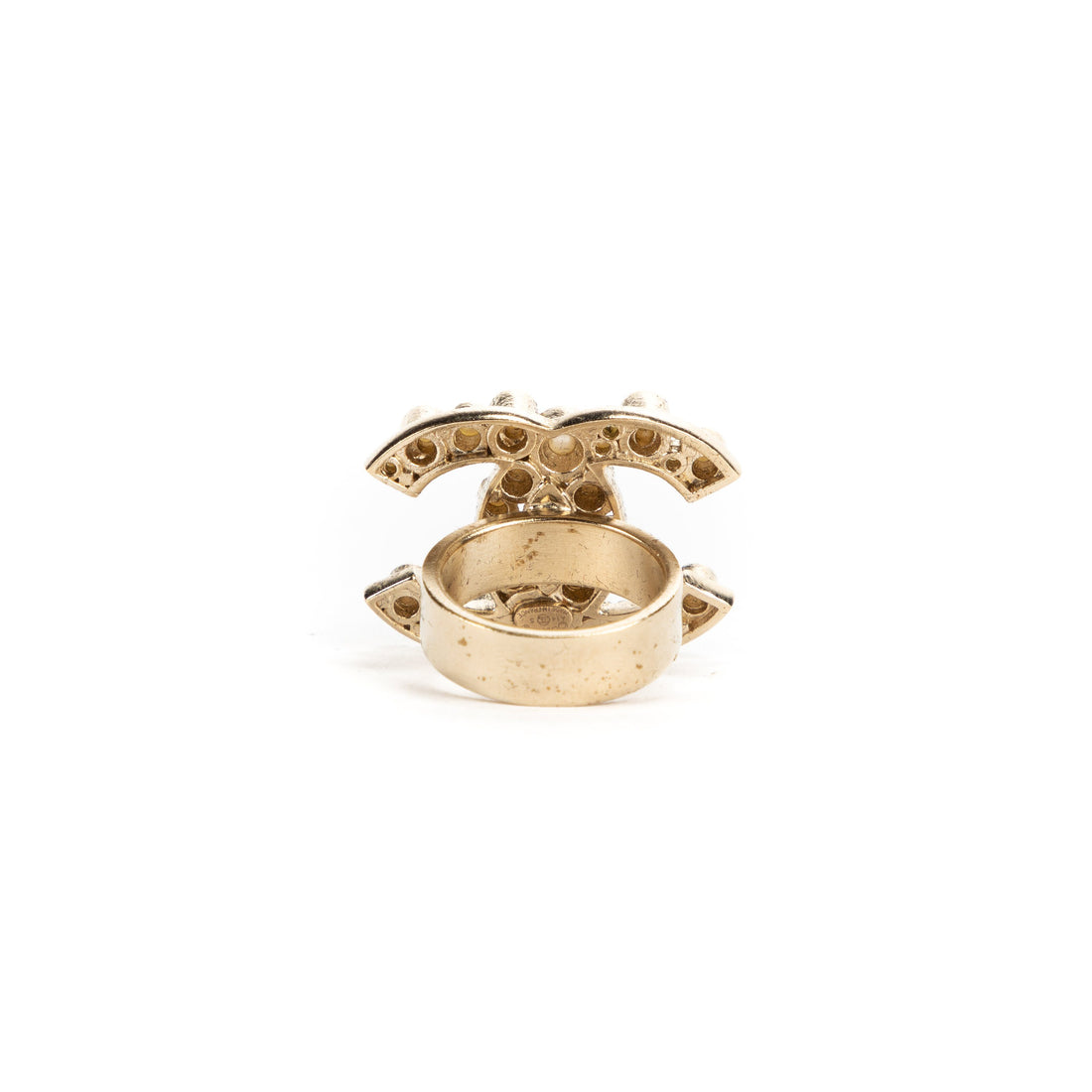 CHANEL Pre-Loved Pearl Detail CC Ring - MAISONDEFASHION.COM